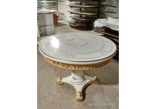 Коллекция Лали удачно сочетает классику и современность — разбор форм и деталей Коллекция Лали удачно сочетает классику и современность — разбор форм и деталей